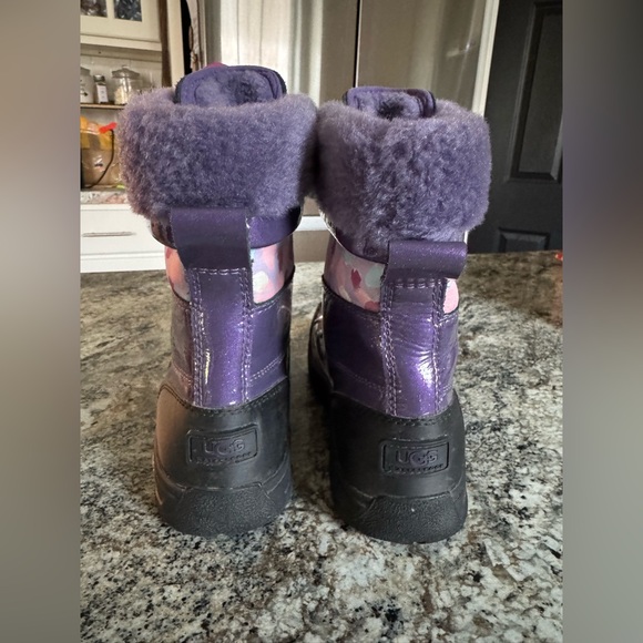 GIRLS SZ 4 Kids BUTTE II SNOW BOOTS PURPLE VELVET WATERPROOF LEATHER UGGS. EUC!! - Picture 7 of 8